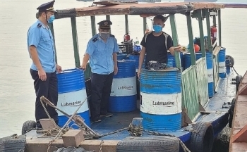 Quảng Ninh: Xử phạt tàu chở 2.000 lít dầu DO không rõ nguồn gốc