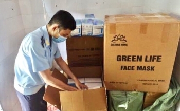 Quảng Ninh: Tạm giữ khẩu trang và mỹ phẩm không rõ nguồn gốc