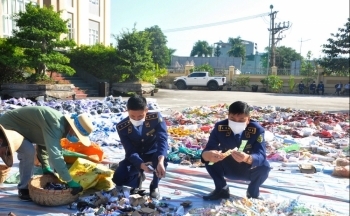 Quảng Ninh tiêu hủy hàng trăm sản phẩm hàng giả, không rõ nguồn gốc