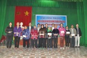 200 suất quà Tết đến với các hộ nghèo ở Trực Thái