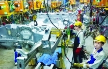 Vietnam aims to down car prices by reducing component import