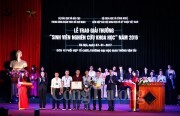Trao giải thưởng sinh viên nghiên cứu khoa học năm 2016