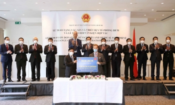 Việt Nam có thêm lô thiết bị chống dịch Covid-19 trị giá hơn 536,5 tỷ đồng