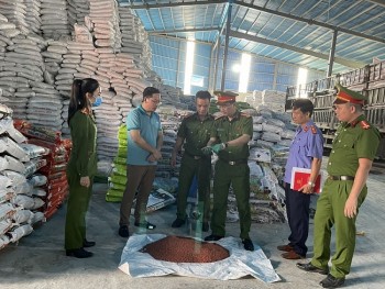 Thanh Hóa: Khởi tố nhiều bị can liên quan đến sản xuất phân bón giả