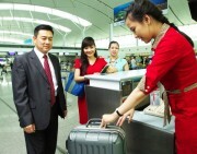 Giá vé máy bay Tết 2016: Cao nhưng vẫn sốt!