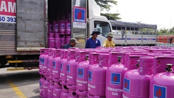 Mùng 1 Tết, gas bán lẻ trong nước tăng 16.000 đồng/bình 12kg