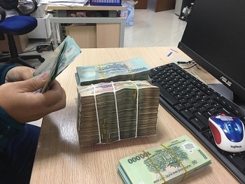 Thị trường giằng co trong bối cảnh chờ đợi phản ứng từ dòng tiền