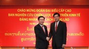 Trưởng ban Kinh tế Trung ương tiếp đón Đoàn đại biểu nước CHDCND Lào
