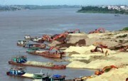 Mức phạt hành vi khai thác cát trái phép