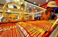 Đầu tuần, giá vàng loạn nhịp, USD quay đầu giảm