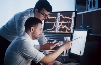 Thị trường chứng khoán: Cơ hội của dòng tiền lỏng