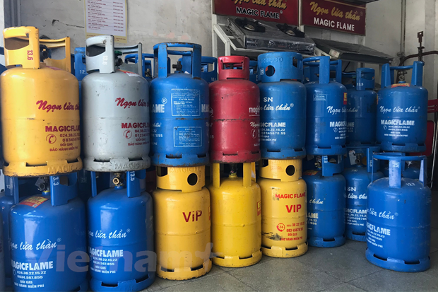 Giá gas đồng loạt giảm mạnh, người tiêu dùng ‘thở phào’