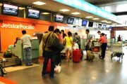 Vé máy bay giá rẻ: “Bung” hàng mùa cao điểm