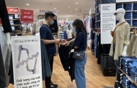 Áo chống nắng gắn điều hòa làm mát đắt hàng ngày nóng