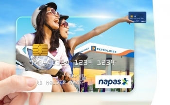 “Hạ nhiệt” giá xăng giảm ngay 20% khi thanh toán bằng thẻ Napas
