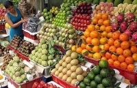 Trái cây được mùa, giá cao ngất ngưởng giữa chính vụ