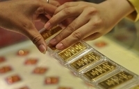 Giá vàng bất ngờ tăng mạnh qua mốc 42 triệu đồng/lượng