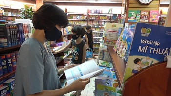 Thị trường sách, đồ dùng học tập: Sẵn sàng cho năm học mới