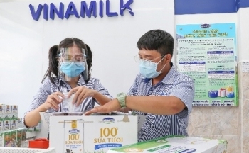 Vinamilk triển khai chương trình hỗ trợ quà tặng để trợ giá mùa dịch lên đến gần 170 tỷ đồng