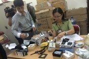 Hà Nội: Thu giữ nhiều hàng hóa không rõ nguồn gốc
