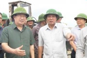 Miền Trung khẩn trương ứng phó bão số 10