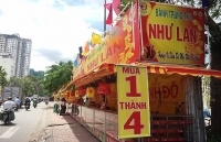 Bánh trung thu “chạy nước rút” cuối mùa, mua 1 thành 4