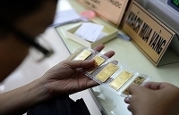 Fed nâng lãi suất, vàng tăng giá