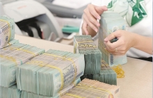 Ngân hàng vẫn tấp nập phát hành, bán chéo trái phiếu cho nhau