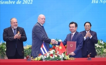Thủ tướng Phạm Minh Chính và Thủ tướng Cuba chứng kiến Lễ ký kết các văn kiện