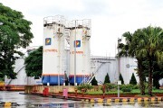 Petrolimex: Bảo đảm nguồn cung xăng E5