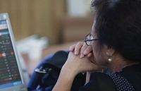 VN-Index chạm vùng đáy, cơ hội trở lại?