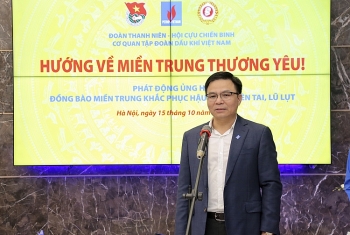 Petrovietnam dành gần 5 tỷ đồng ủng hộ đồng bào vùng lũ