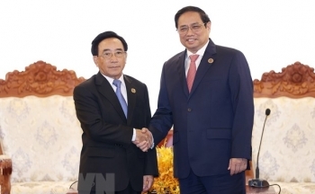 Thủ tướng Phạm Minh Chính gặp Thủ tướng Lào Phankham Viphavanh