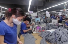 Thị trường lao động: 57,3% bị giảm thu nhập