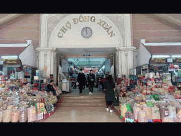 Chợ Đồng Xuân ế ẩm, vắng khách trong mùa dịch Covid-19