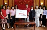 Tặng 1 vạn khẩu trang y tế cho người Việt ở nước ngoài