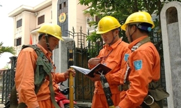 Thử tách bạch câu chuyện giá điện