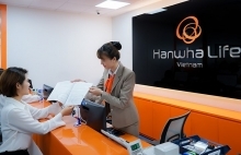 Hanwha Life Vietnam paid over VND 21 billion of insurance benefits