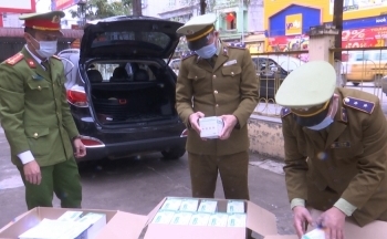 Phát hiện hơn 7.000 khẩu trang y tế quá “date” dán đè hạn sử dụng mới