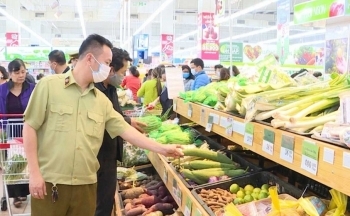 Mùng 4 Tết Tân Sửu: Thị trường sôi động hơn, tập trung thực phẩm tươi sống, rau, củ, quả