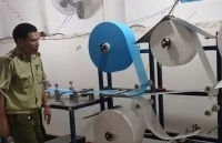 Phát hiện xưởng sản xuất hàng chục ngàn khẩu trang không phép