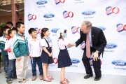 Đại sứ Mỹ tại Việt Nam thăm nhà máy Ford Hải Dương