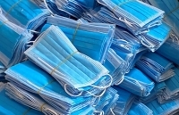 Tạm giữ 4.300 khẩu trang và găng tay chưa xuất trình hồ sơ công bố chất lượng