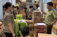 TP. Hồ Chí Minh: Đột kích “tóm” lượng lớn thực phẩm chức năng nhập lậu, đồ hiệu 