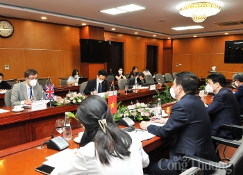 Việt Nam – Vương quốc Anh: Trao đổi thương mại tăng trưởng mạnh mẽ nhờ UKVFTA