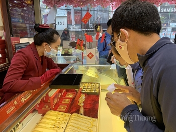 Giá vàng hôm nay ngày 2/3: Thị trường bất ngờ đảo chiều