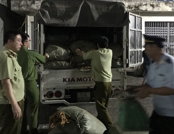 Tây Ninh: Tiêu hủy thuốc lá nhập lậu đợt 1 năm 2021