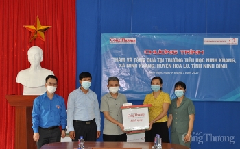 Thêm niềm vui đến trường cho học sinh Ninh Khang