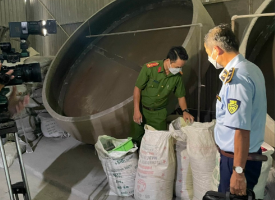 Xử phạt gần 400 triệu đồng công ty sản xuất phân bón giả