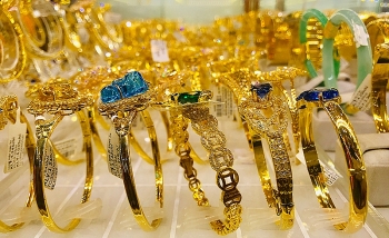 Giá vàng hôm nay ngày 23/8: Vàng đi ngang trong phiên cuối tuần